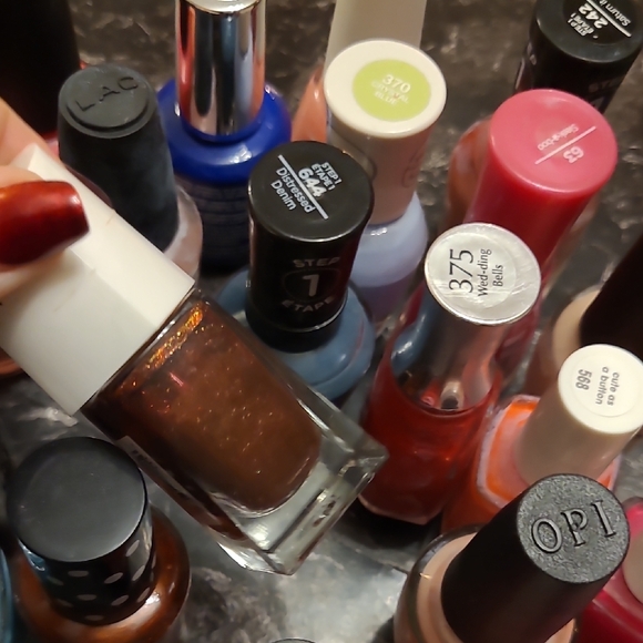 OPI Nail Polish Collection - Bold and Bright Shades - Picture 7 of 8